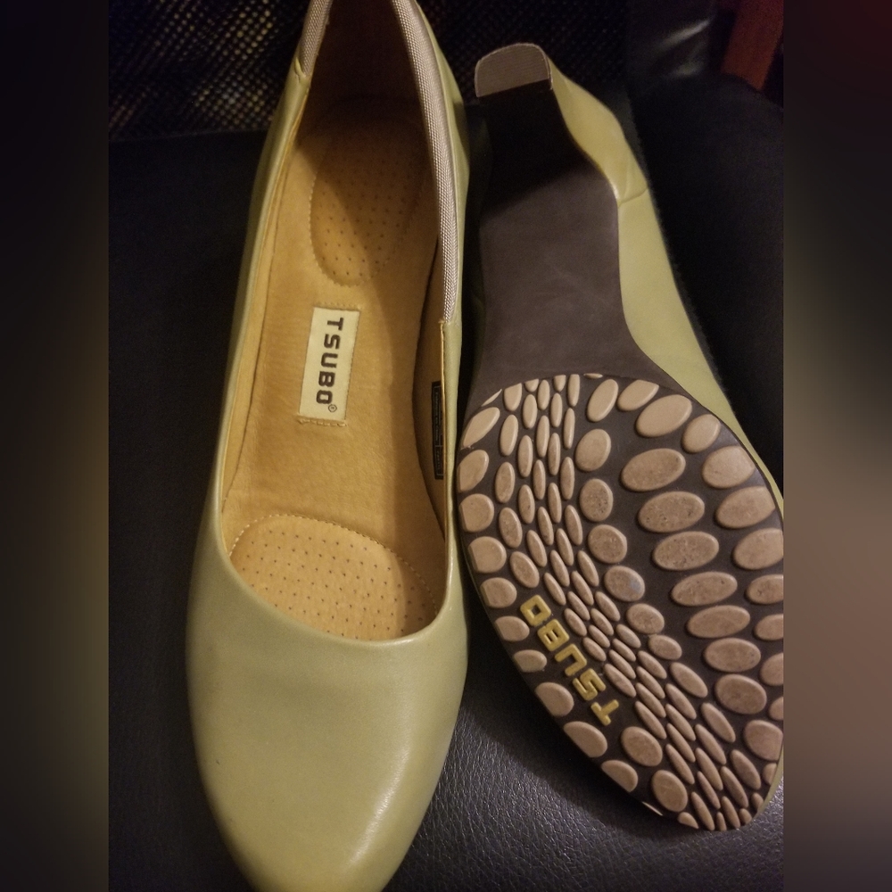 NWOT Tsubo shoes discontinued